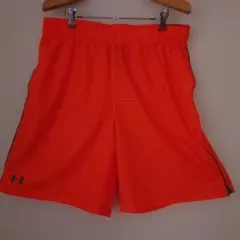 UNDER ARMOUR オレンジ チェック柄 ショートパンツ(大きめサイズ）