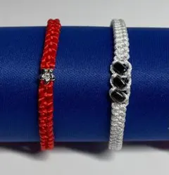 ミサンガ　2本セット　赤・黒白　ハンドメイド　ブレスレット