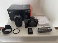 【極美品】SONY α7III ILCE-7M3 ズームレンズキット おまけ付きのサムネイル