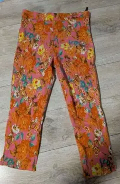 花柄パンツ Mサイズ七分丈