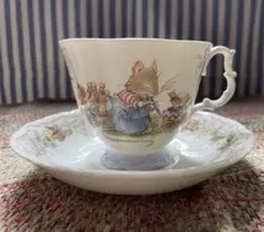 ス*メ様 ロイヤルドルトン　バースデイ ティーカップ＆ソーサー