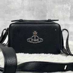 美品 ヴィヴィアンウエストウッド レザー ショルダーバッグ オーブ金具 ブラック
