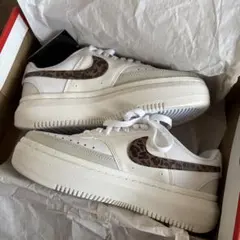 Nike コートビジョン レオパード柄 スニーカー