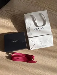 PRADA プラダ　ギフトボックス・バッグ・リボンセット