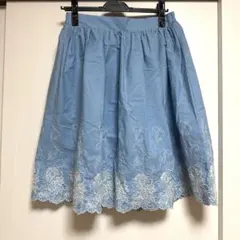 水色 刺繍 フレアスカート ひざ丈