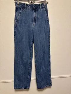 【✴︎送料無料✴︎】 GU センタープレスストレートジーンズ　デニム　Sサイズ