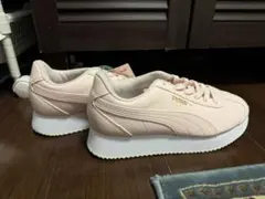 PUMAスニーカー