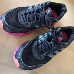 adidas ランニングシューズ　ランニング　ジム　トレーニング