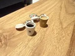 セブンカフェ ミニチュアチャーム 2個セット