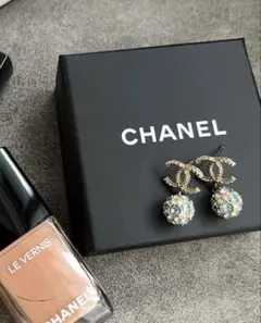 【お値下げ中】希少　CHANEL 正規品　ボールピアス　水色　シャネル