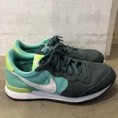 Nike インターナショナリストスニーカー ダークエメラルド