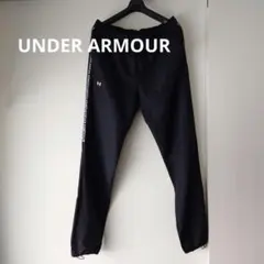 UNDER ARMOUR 両サイドロゴ入り軽量 薄手ロングパンツ