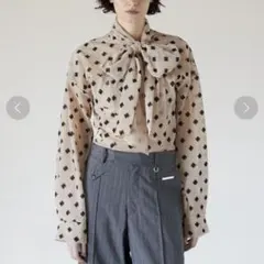美品 ソージュ SOEJU チェーン柄ボウタイブラウス ピンク M - メルカリ
