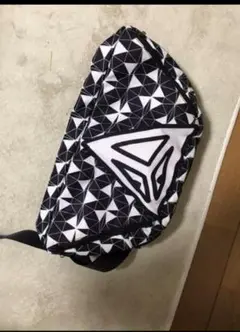 ENDLICHERI　ボディバッグ