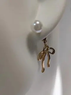 パールリボンモチーフピアス