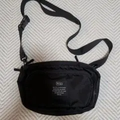 Kiu ショルダーバッグ ブラック