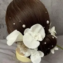 カラーと白胡蝶蘭髪飾り♡成人式　卒業式　和装　結婚式振袖ヘッドドレス前撮りパール