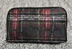 美品　coach ラメシグネチャーチェック柄ファスナーポーチポピー大容量　希少