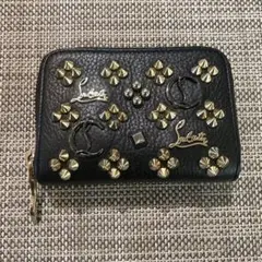 美品 クリスチャンルブタン マネークリップ 折り財布 スタッズ