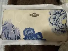 COACH 花柄財布 ホワイト/ブルー