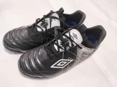 サッカー トレーニングシューズ 幅広 UMBRO ACCERATOR 23cm