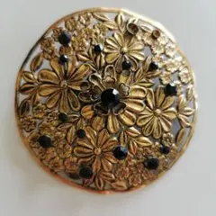 花柄デザイン金色ブラックストーンブローチ　昭和レトロ