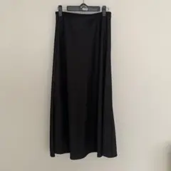 UNIQLOサテンスカート