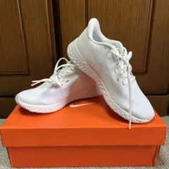 Nike Revolution 5 ホワイト US 6