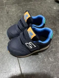 ニューバランス　スニーカー