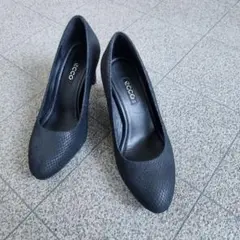 美品★ecco エコー パンプス 型押し レザー 22.5㎝ 黒 d-110のサムネイル