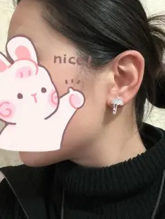傘モチーフ キラキラ ピアス　シルバーカラー