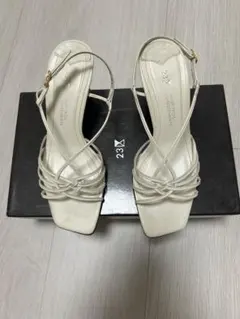 23区ホワイト ストラップサンダル