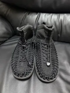 KEEN UNEEK ネイビー 編み込みサンダル - メルカリ