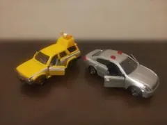 トミカ スカイライン ハイラックス 緊急車両 パトカー 2台セット ミニカーのサムネイル