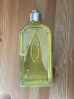 L'Occitane ソルベシャワースクラブ 250ml