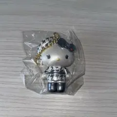 ハローキティ　シークレットマスコットチャーム 千鳥柄帽子 キティ