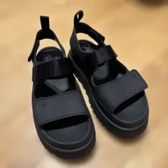 UGG 厚底 スポーツサンダル ブラック　26のサムネイル