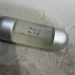 CAROLINA HERRERA 212 オードトワレ 30mlのサムネイル