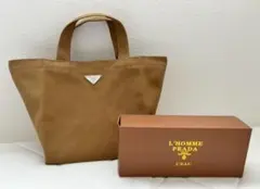 PRADA ノベルティ　トートバッグ　エコバッグ　カーキ