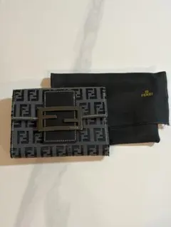 FENDI フェンディ　ズッカ柄三つ折り財布