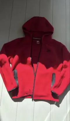 NIKE テックフリース パーカー レッド