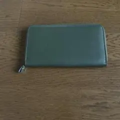 グリーン系長財布 シンプルデザイン