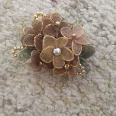 ハンドメイド 花モチーフ ブローチ