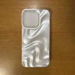 iPhone15Pro ホワイト波模様iPhoneケース