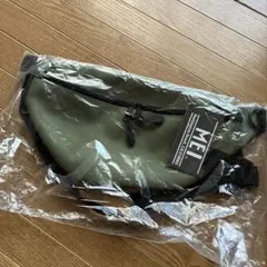 MEI ボディバッグ オリーブグリーン