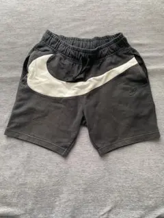 Nike グレー ショートパンツ Mサイズ
