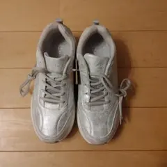 ATHREAM 軽量スニーカー シルバー 24.0cmのサムネイル