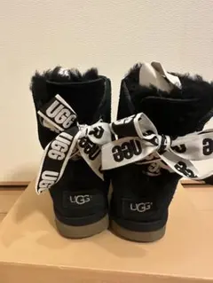 UGG 子供用ブラックブーツ