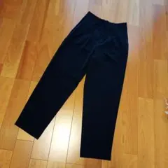 UNIQLO ブラック スラックス S