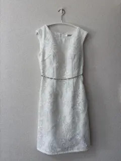Jewels 【S】 刺繍入りホワイトタイトドレス